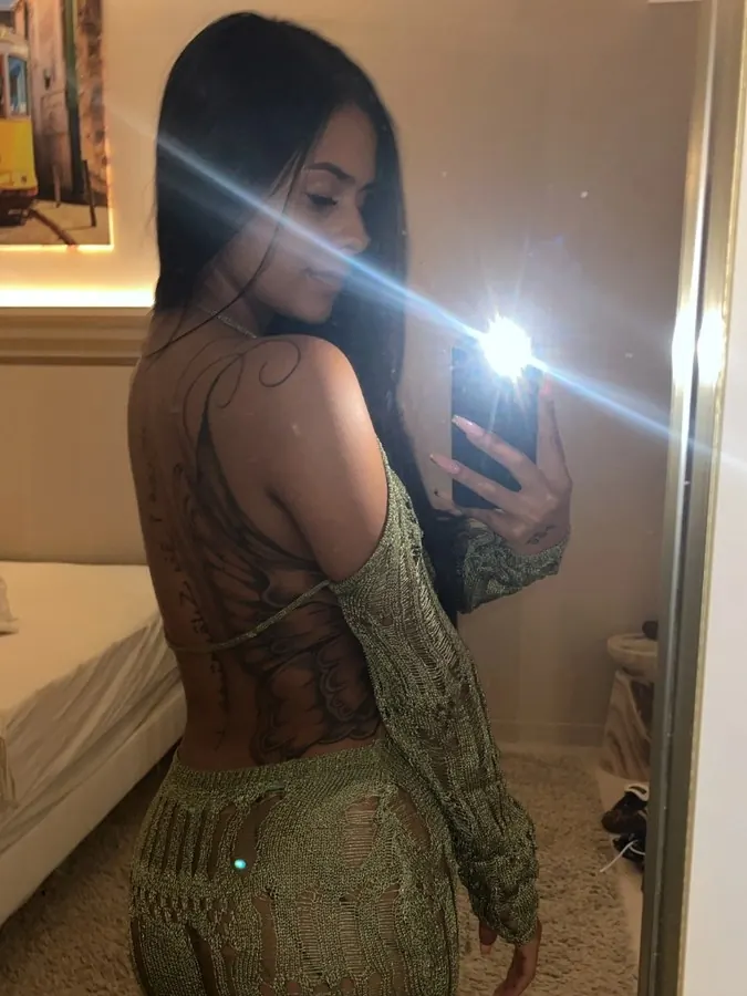 Foto de Mia, creadora que trabaja con Lumina Management